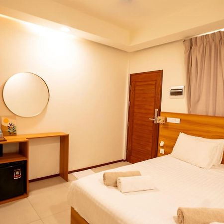 Hotel Niru Isle Maldives Gaafaru Exterior foto